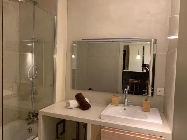 Le Saint-Irenee Apartment ลียง ภายนอก รูปภาพ